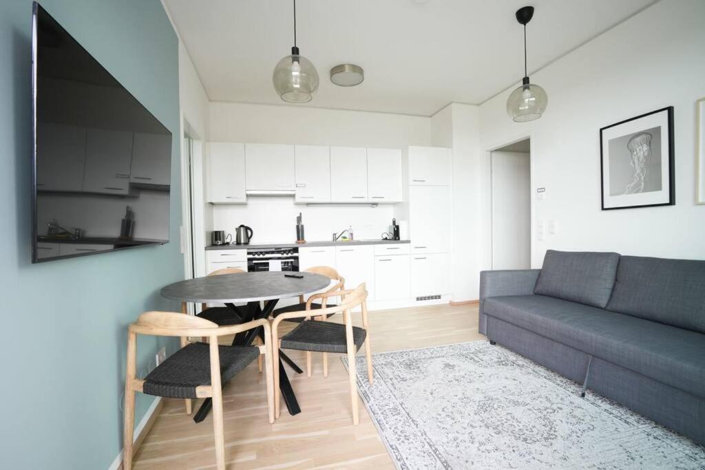 The High-rise With Pool Appartement Vienne