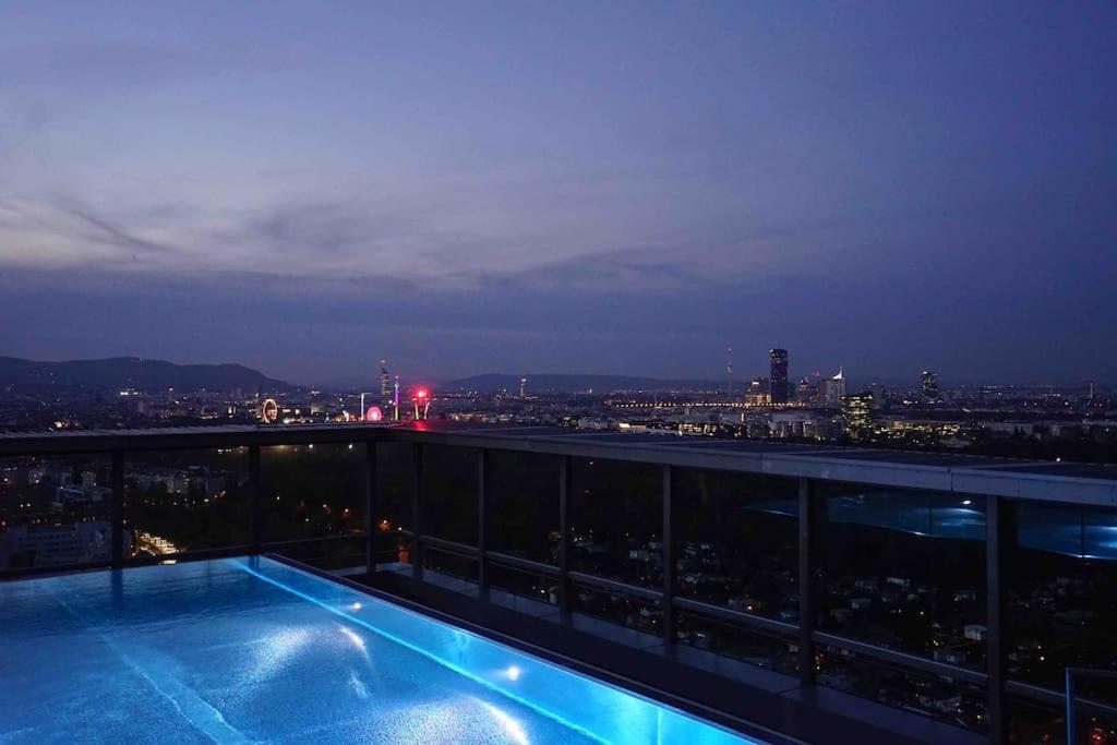 The High-rise With Pool * Vienne