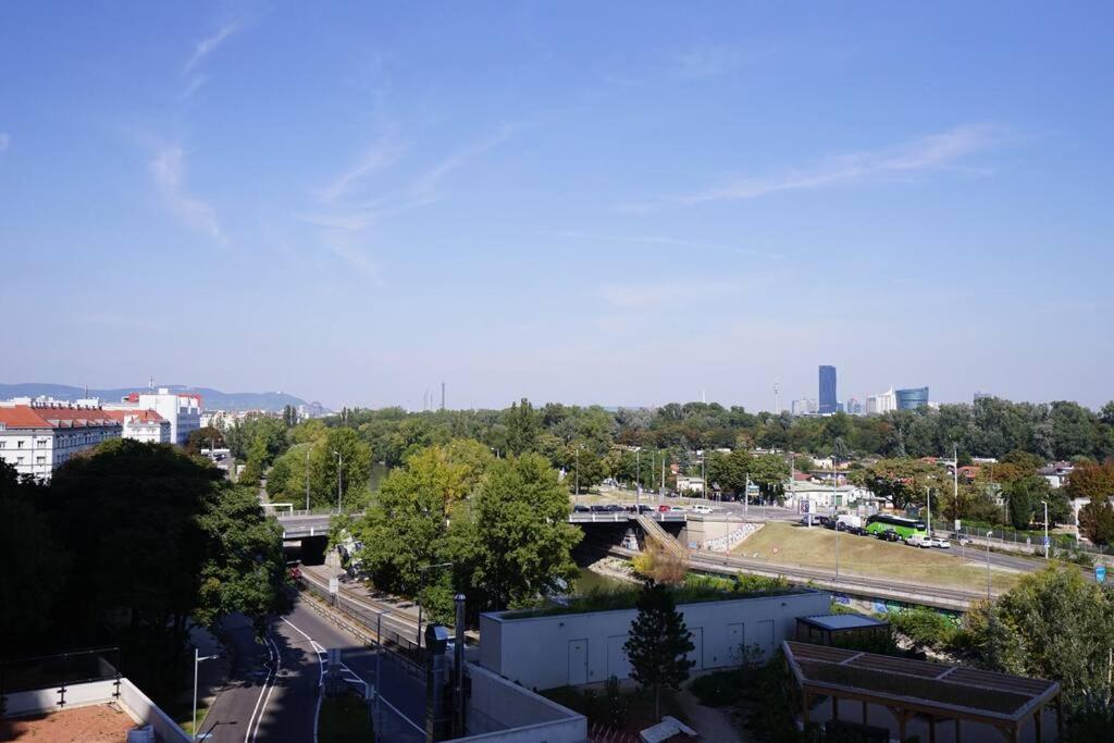 The High-rise With Pool Appartement